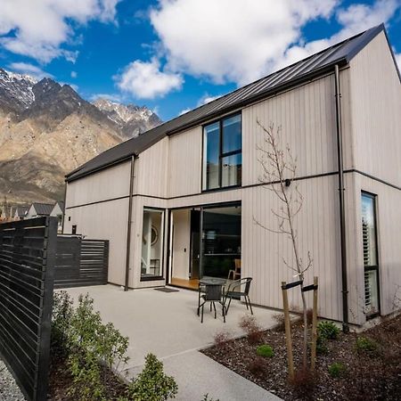 Nestled Below The Remarkables Квинстаун Экстерьер фото
