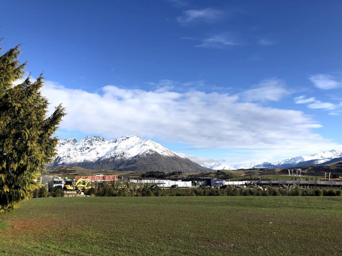Nestled Below The Remarkables Квинстаун Экстерьер фото